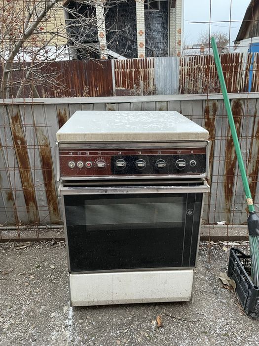 Газовая плита с 4 комфортками