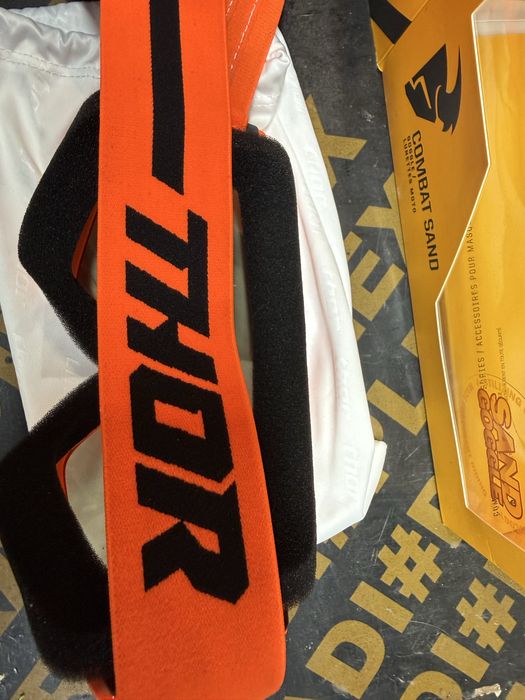 Продавам очила THOR