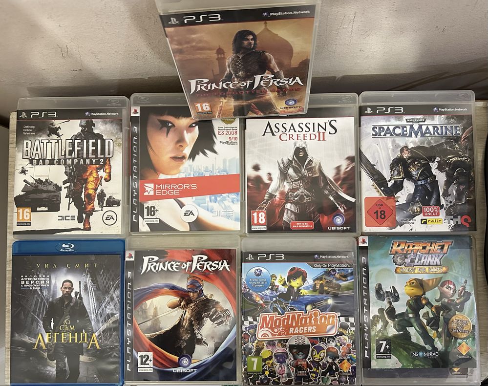 PS3 250GB + 2 джойстика + 7 игри и два блурей филм