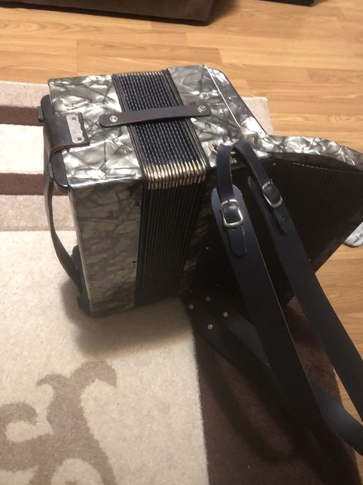 Acordeon Hohner 80 basi