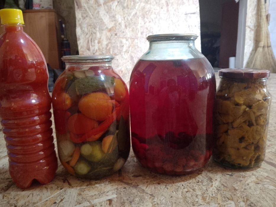 Компоты, соленья