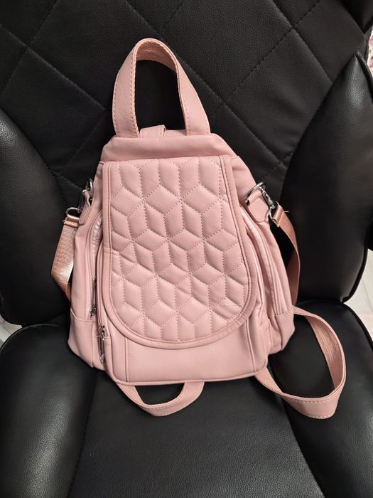 Нова дамска чанта - раница