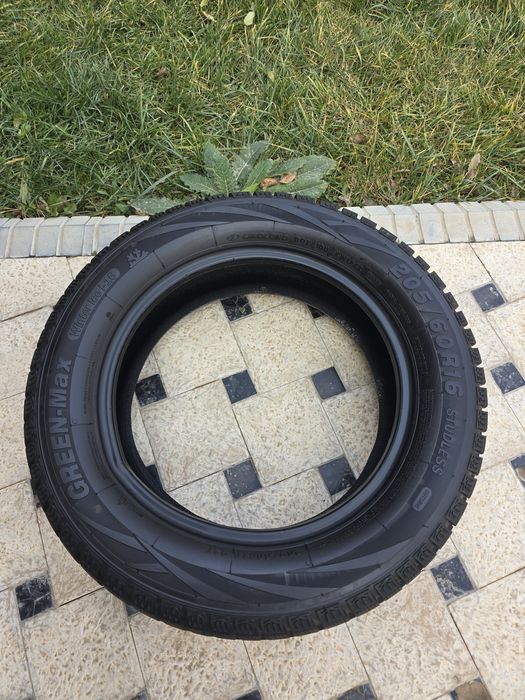 Продаются зимние шины липучки 205/60/16 новые