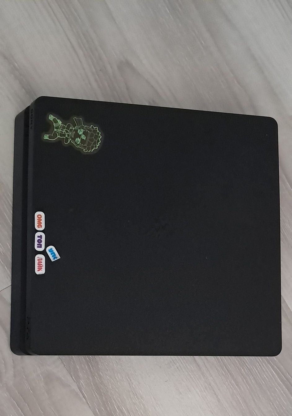 PS4 Slim 1TB  2 оригинальных геймпада + 3 диска + Cyberpunk 2077


--