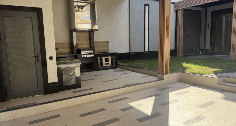 Ракатбоги 3.7 соток Хайтэк Дом 370 м2