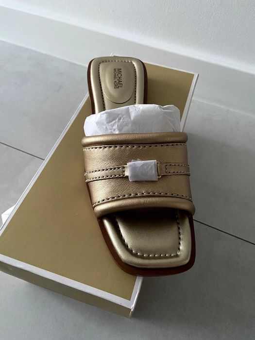 Sandale Michael Kors Mandy Slide Sandal Metallic Leather marine 38.5