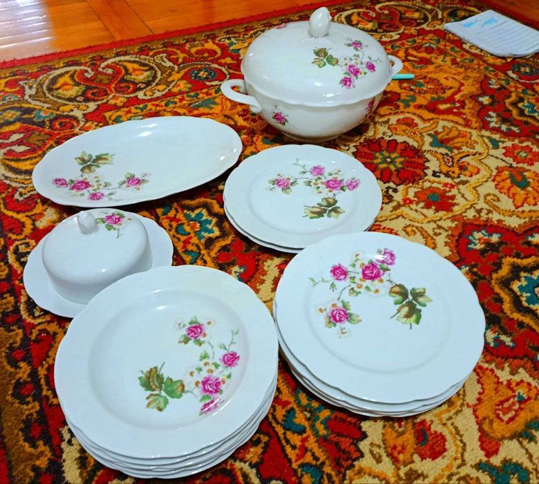 Скидка!Столовый и чайный сервиз Английская Роза Kahla Германия, СССР