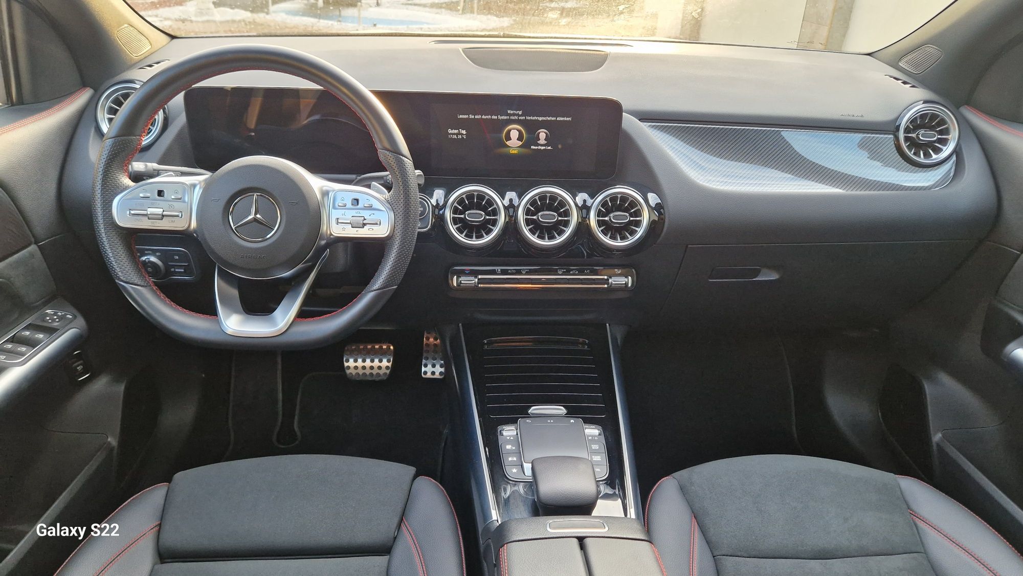 Продавам мерцедес GLA200 изгодно
