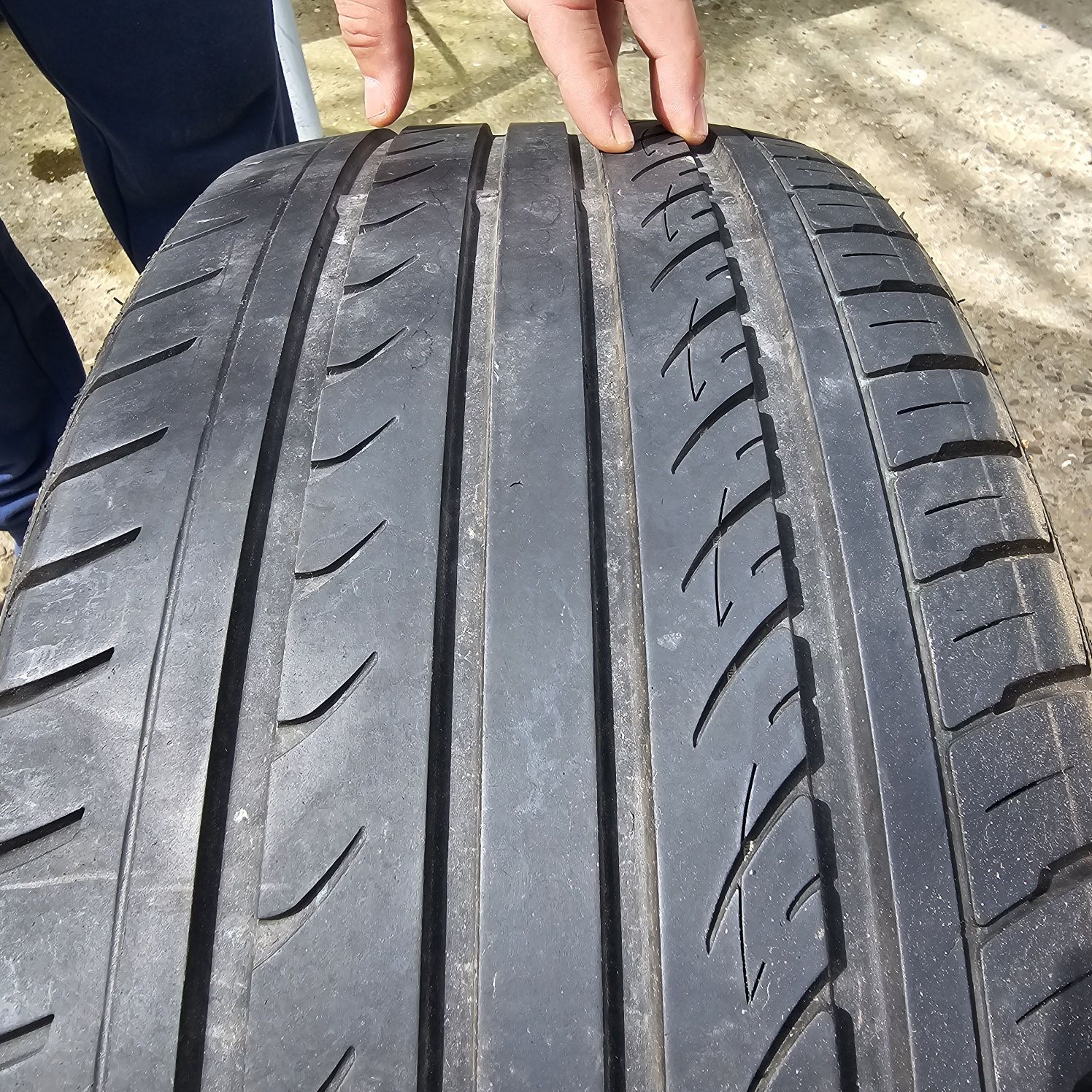 Vand cauciucuri vara 245/40 R20 99Y