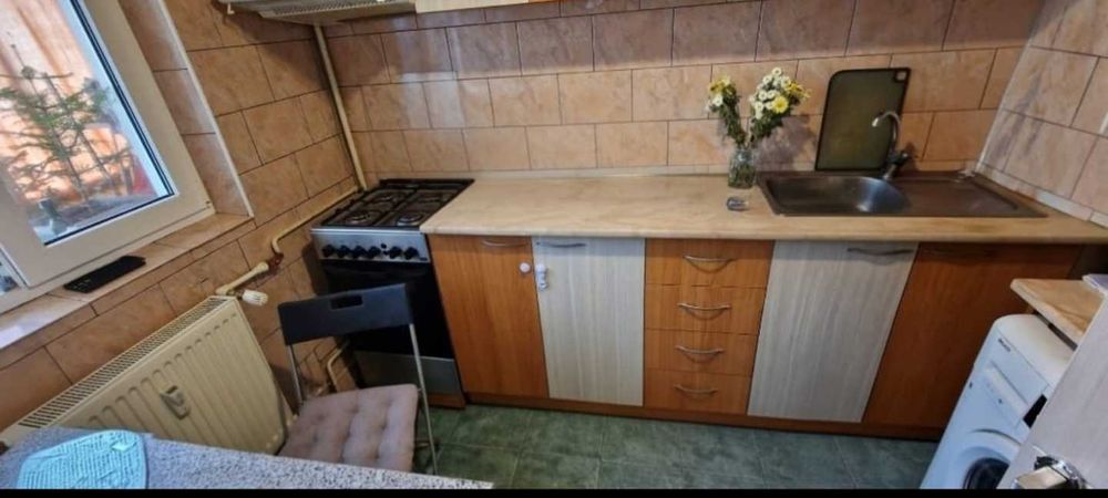 Închiriez apartament cu 3 camere in zona Brâncoveanu