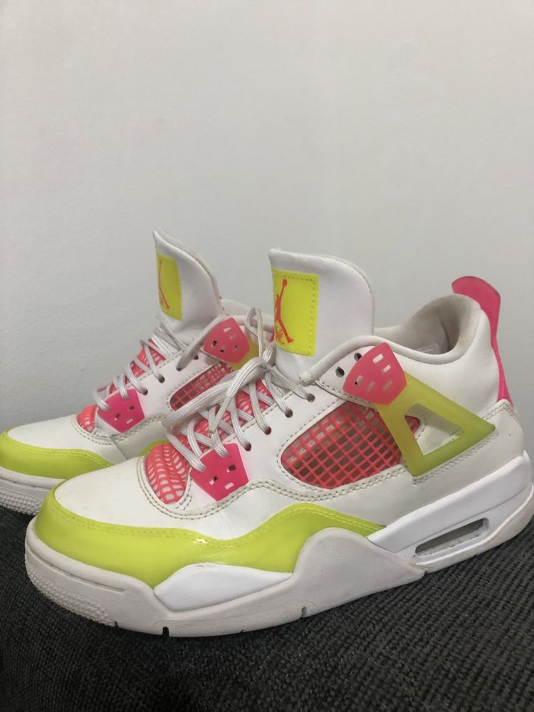 Jordan 4 Lemon Venom
