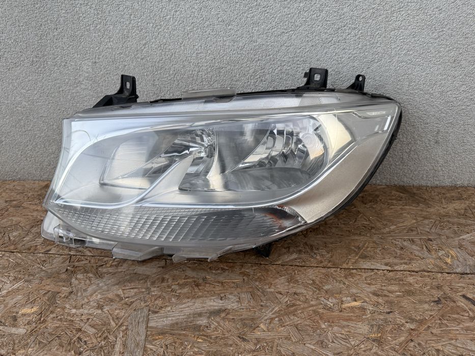 Far stanga Mercedes Sprinter W907 W910 halogen Original Europa