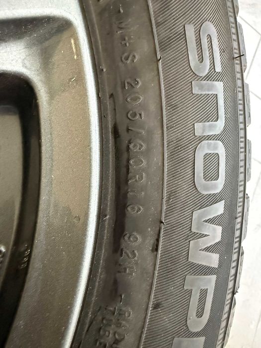 Jante aliaj OZ + Cauciucuri Nokian Snowproof