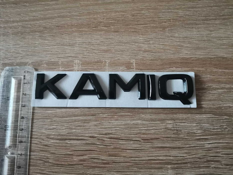 черен надпис Skoda Kamiq