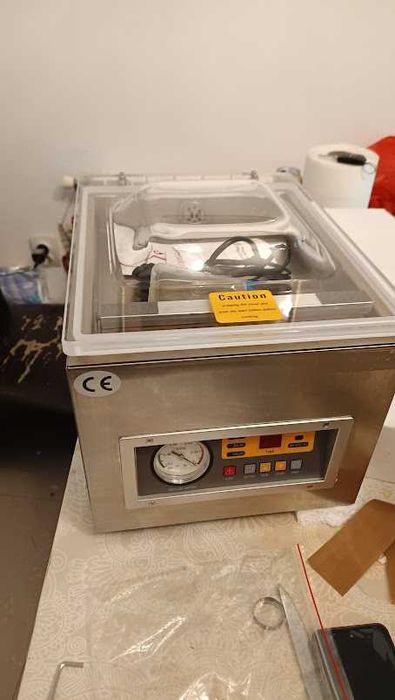 MASINA de vidat aparat de  vacuum sigilat nou nefolosita Italia 1260w