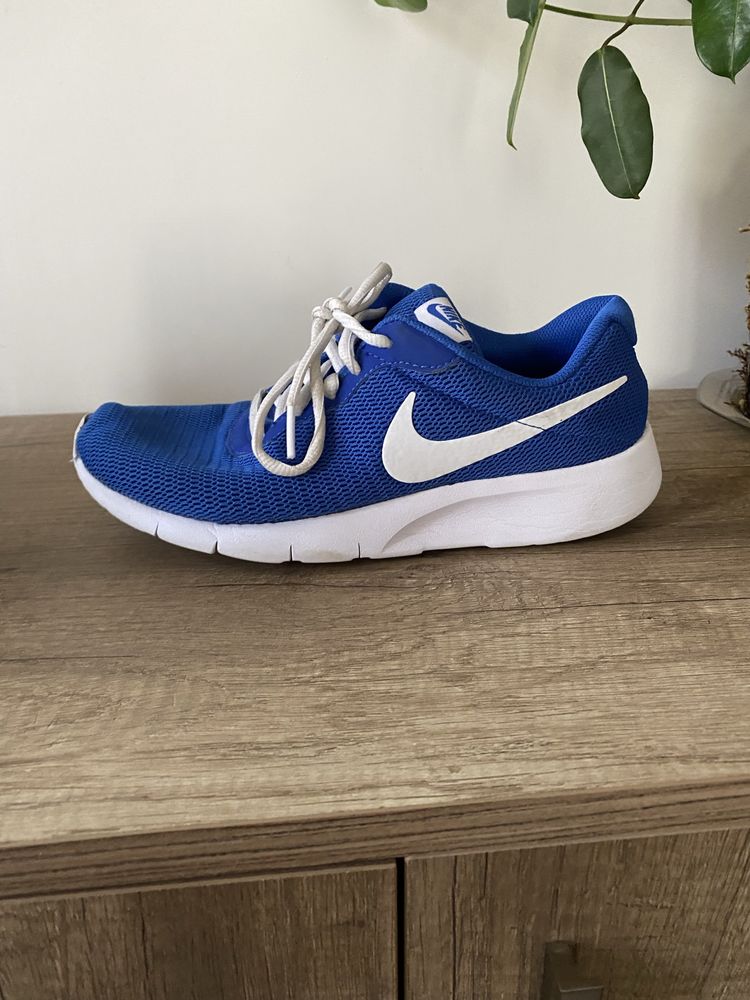 Обувка nike Tanjun