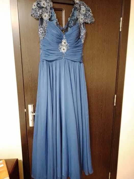 Vand rochie eleganta marimea M