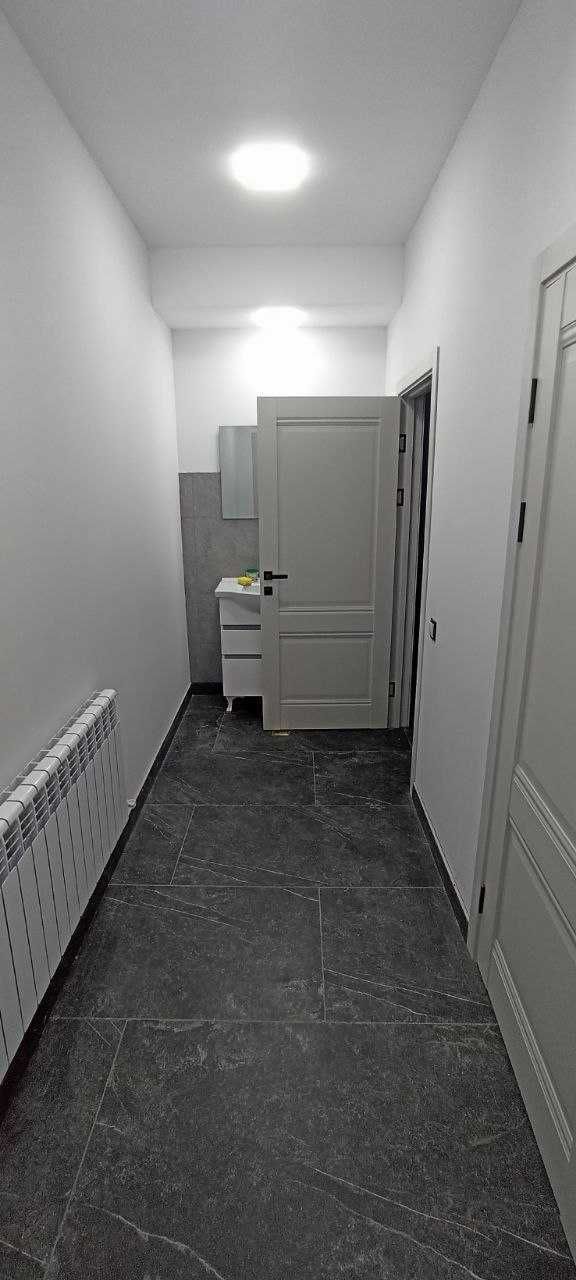 Аренда на цокольном этаже 245 кв.м, Ц-12, рядом парк "Анхор"