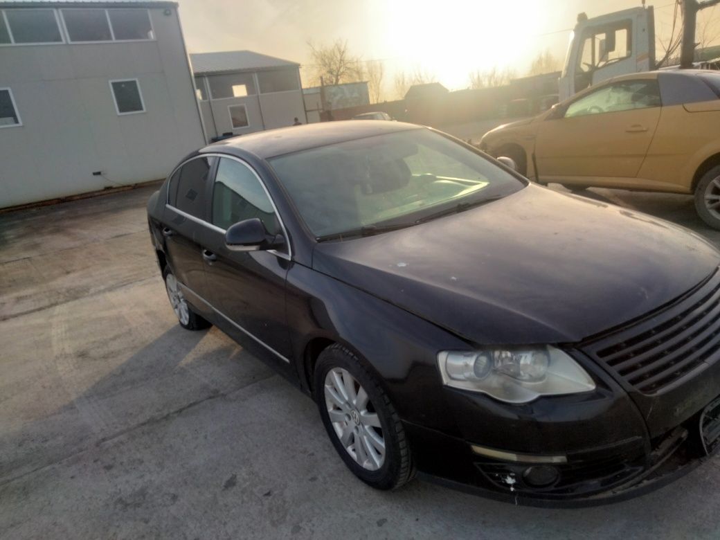 Dezmembrez ce passat an fab 2007 motor 2.0 tdi.