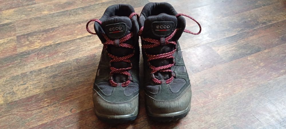 туристически  обувки  Ecco 42  номер