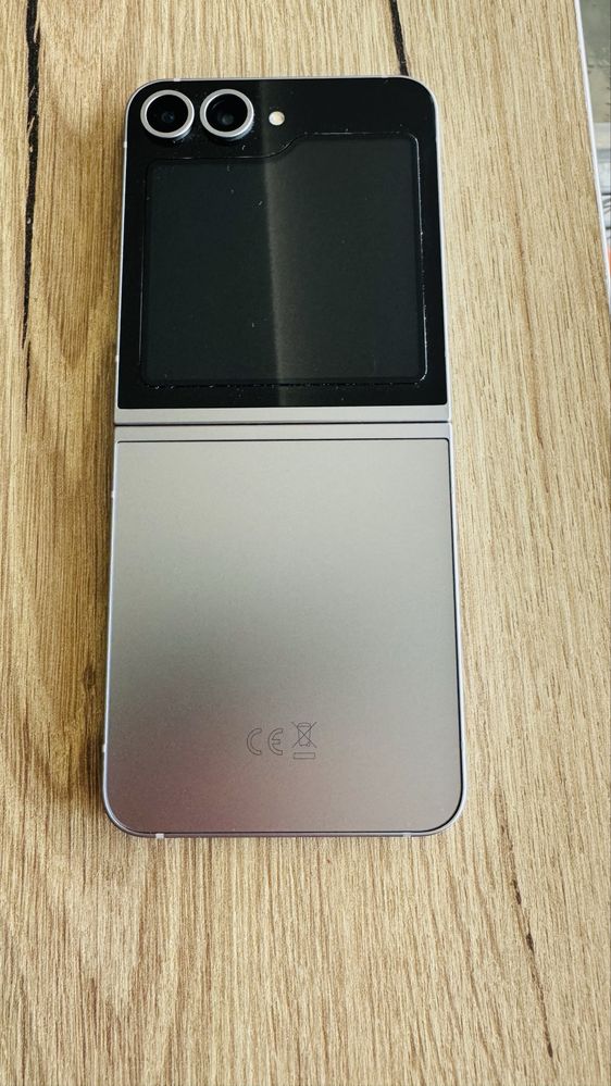 Samsung galaxy Z Flip 6 256GB