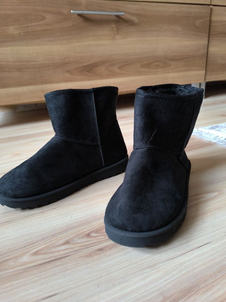 Ghete din sintetic  tip UGG
