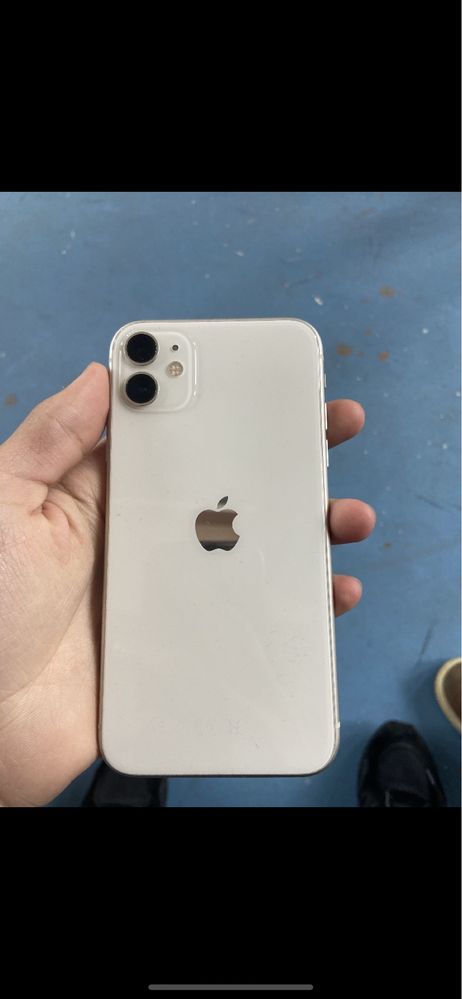 IPhone 11 белыйй