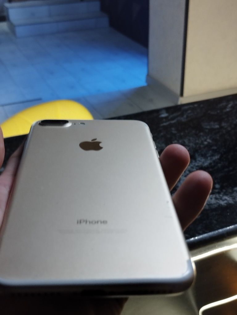 Iphone 7+ 32 gb gold