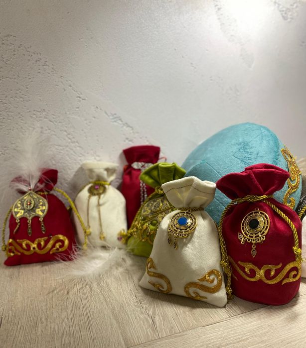 Этно той бастар.