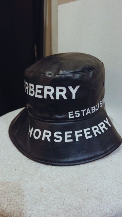 Кожена шапка Bur.be.rry