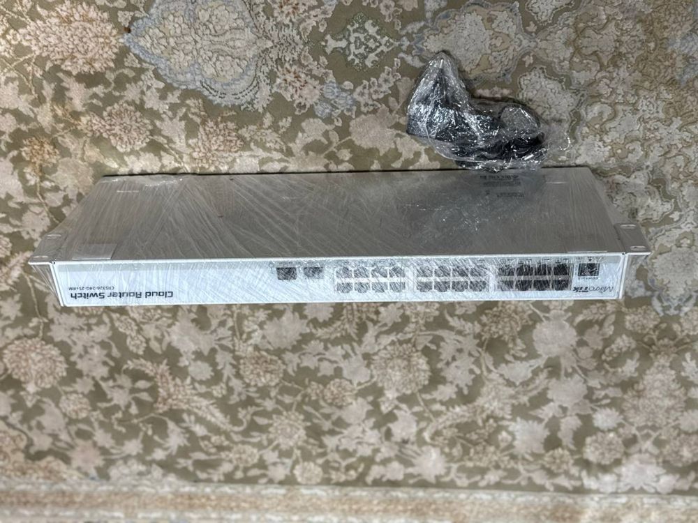 Switch Crs326 24g 2s rm