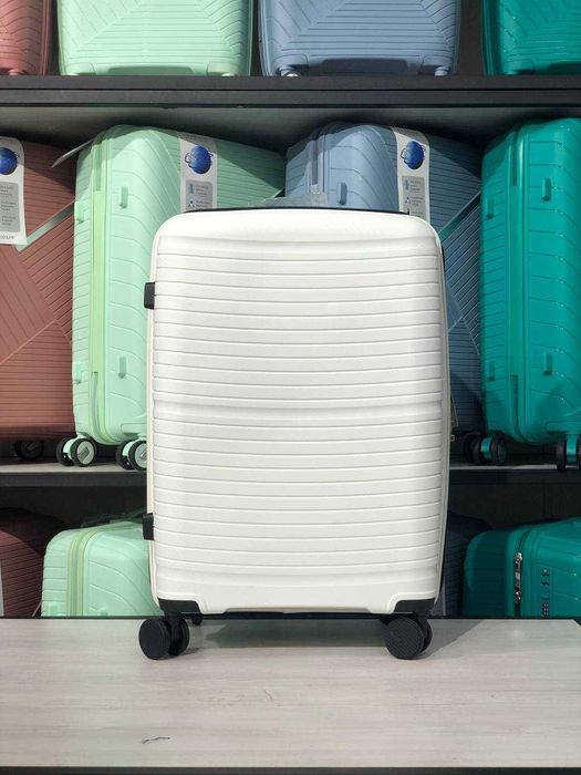 Чемодан фирменный