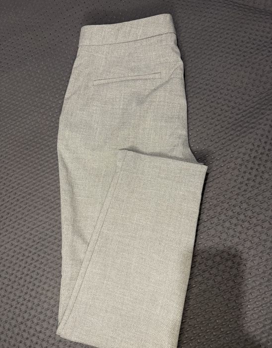 Дамски сив костюм