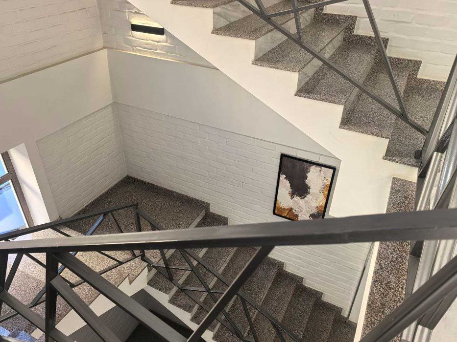 Сдается в аренду офис 52м2 с ремонтом Ойбек метро