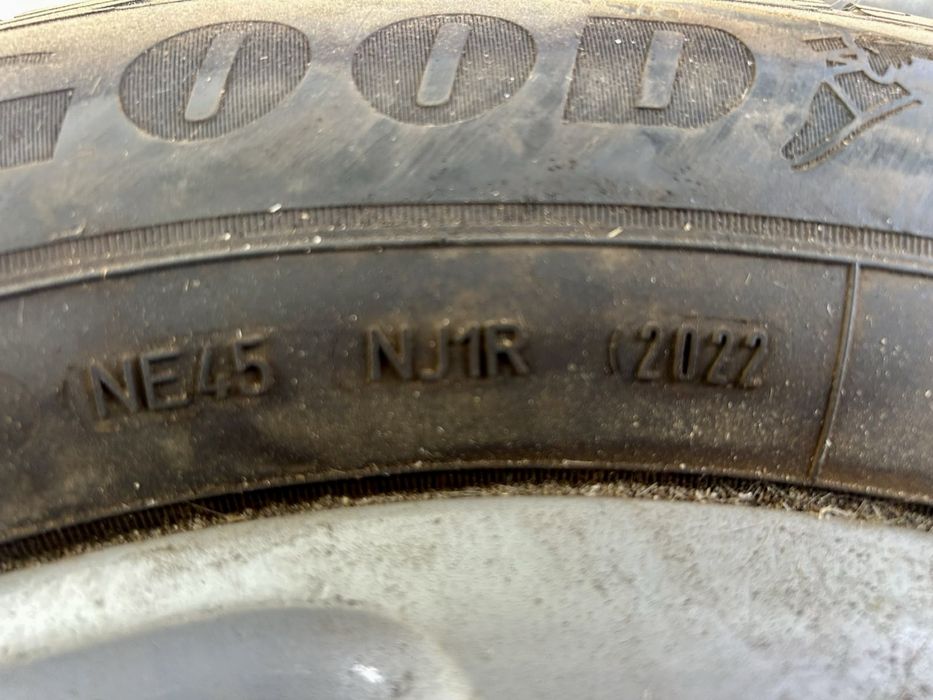 235 60 18 гуми с джанти Audi