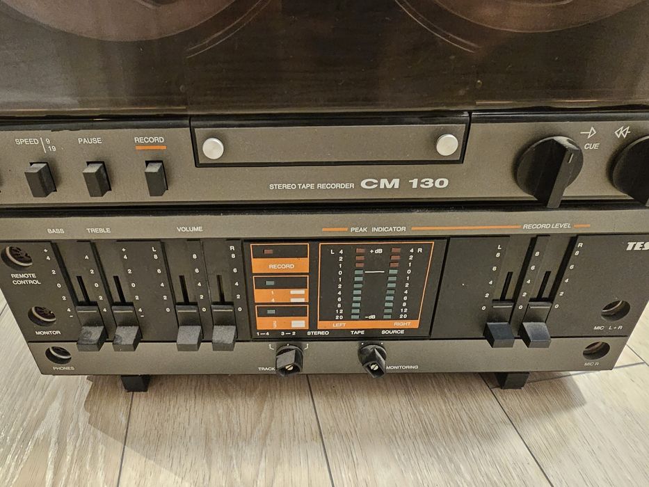 Magnetofon Tesla CM130