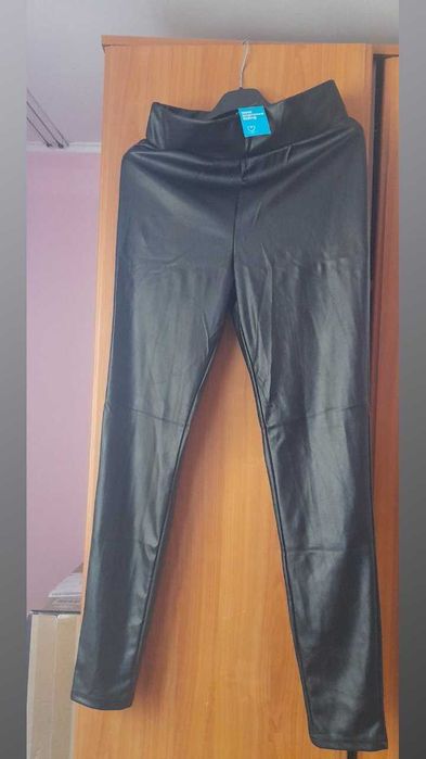 Pantaloni piele negri Primark