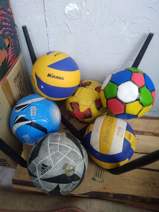 Продам все мячи за 4000 тенге