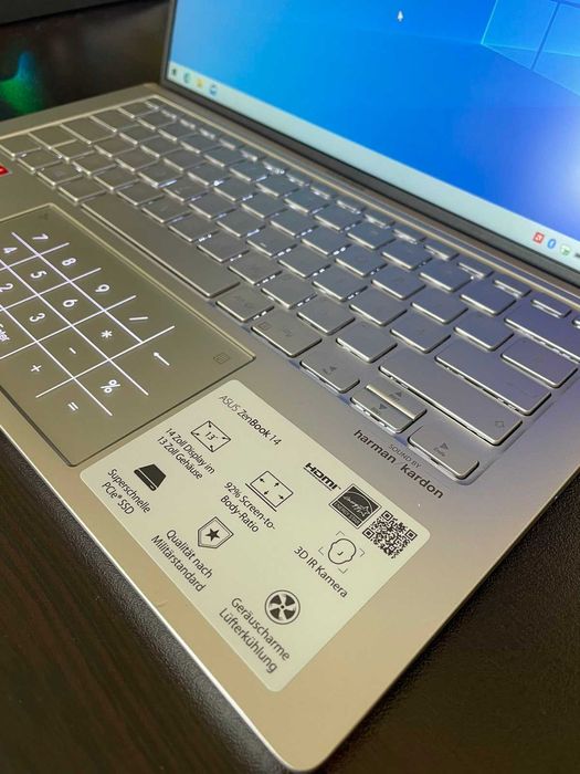 14 IPS Asus ZenBook UM433 Ryzen 7 3700U Radeon Vega 10 8GB RAM 1TB SSD