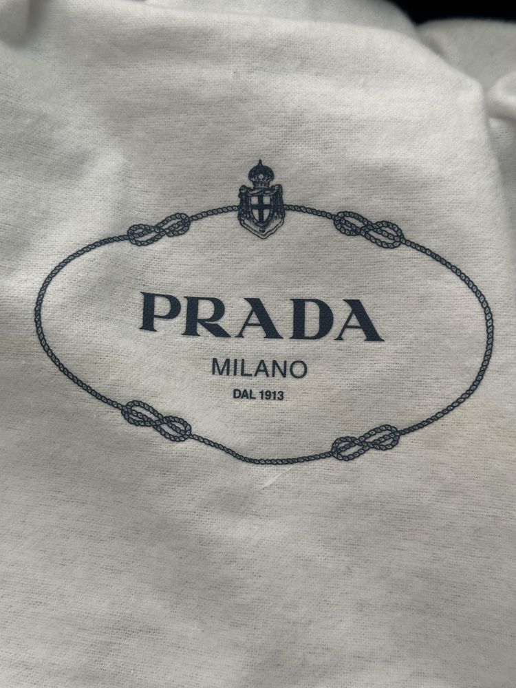 Сумка-клатч Prada, оригинал