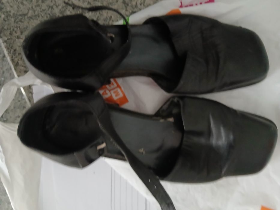 Дамски обувки ,цвят - черен