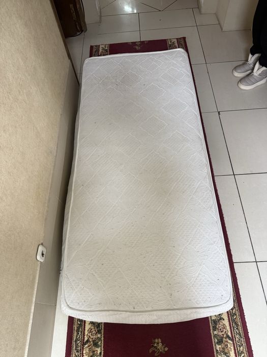 Срочно продам матрасы б/у