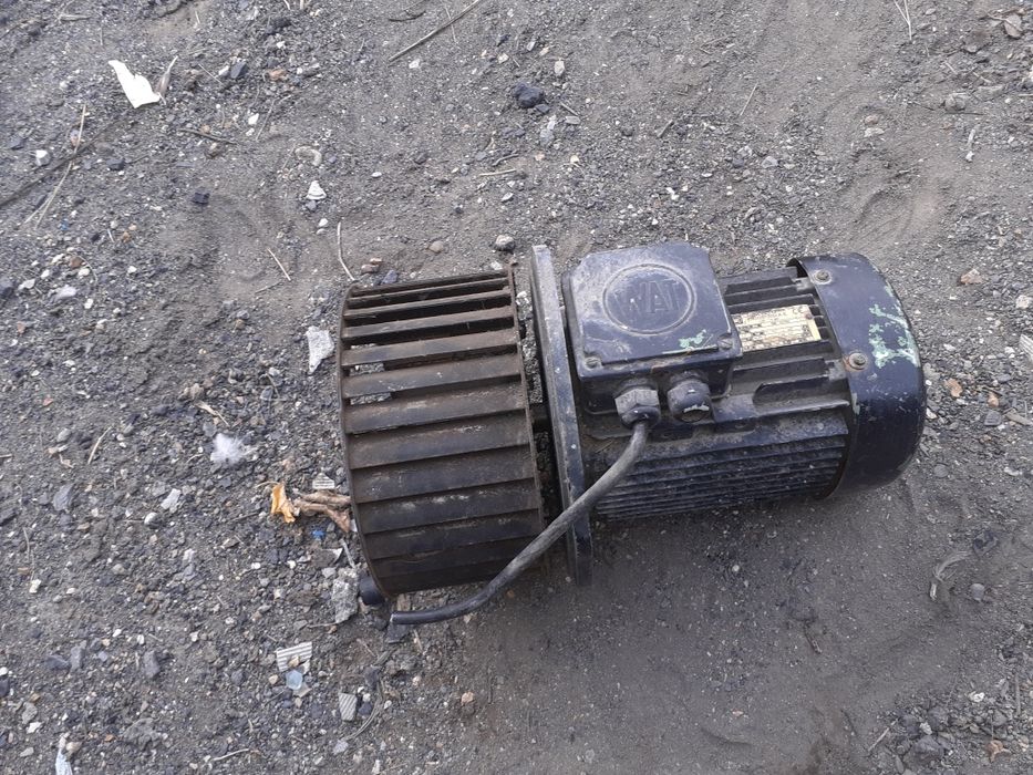 электродвигатель