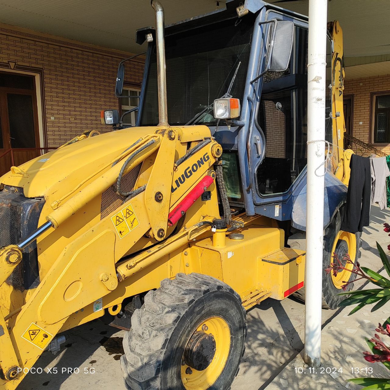Jcb traktr sotiladi