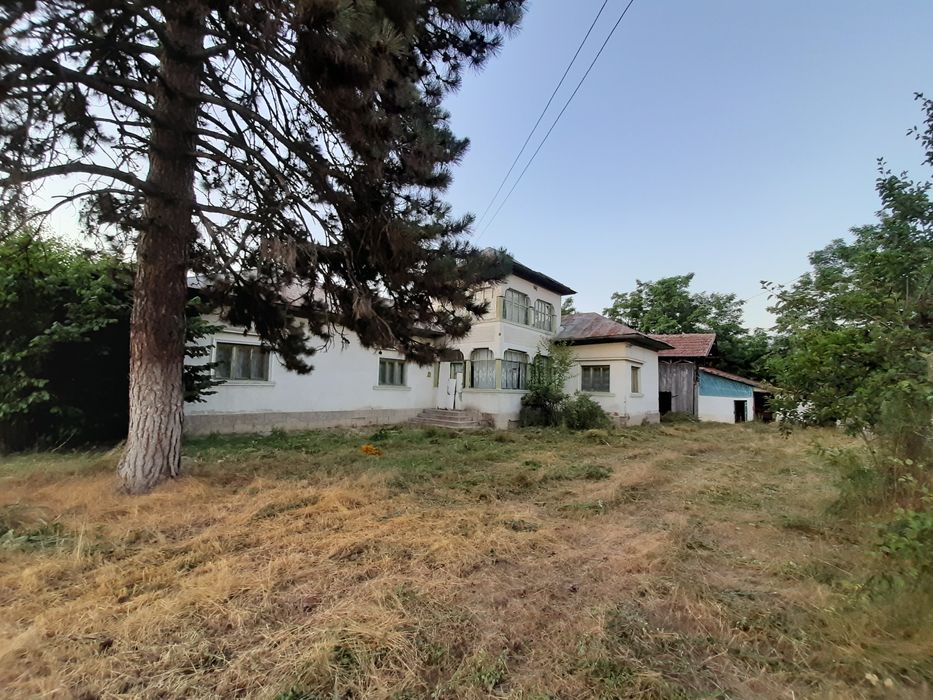 Casa sat Falfani 35 km de Pitesti