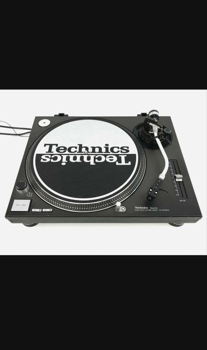 Technics SL-1210 MK2 + Case Flight + 2 Doze