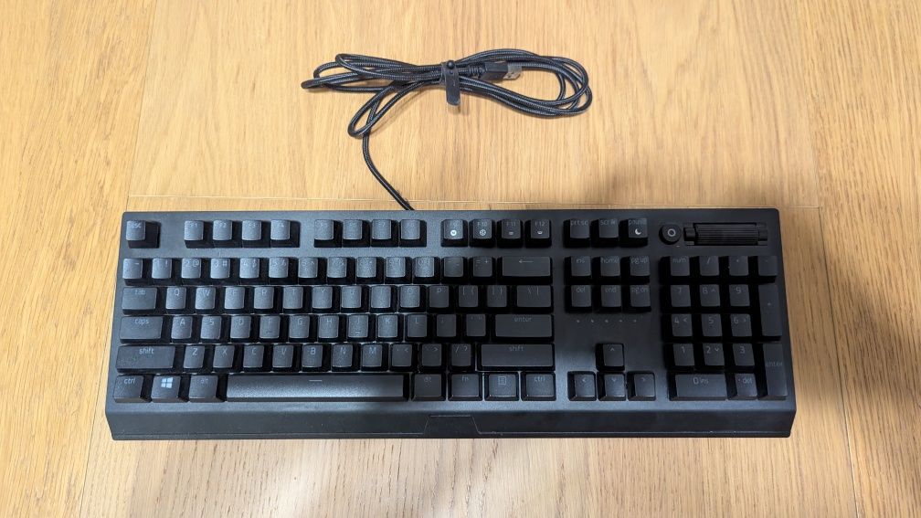 Razor Black Widow V3