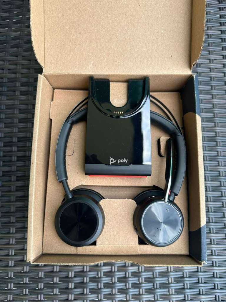 Poly Voyager Focus 2 Bluetooth слушалки headset