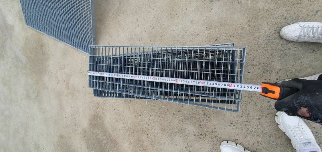 Vand gretare grilage zincate și trepte avem transport an toata tara