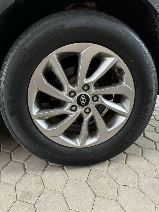 Шины R17 – Michelin, Riken, Lexani, Roadstone